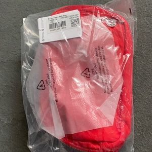 NEW lululemon Belt Bag. Color Code(LORE) 🦄
